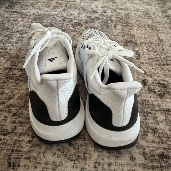 Brand new adidas Ultraboost sneakers size M7/W8.5 - Picture 3 of 6